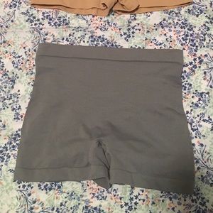 NEW! Skinny Girl Smoothers & Shapers Shorts Sz S
